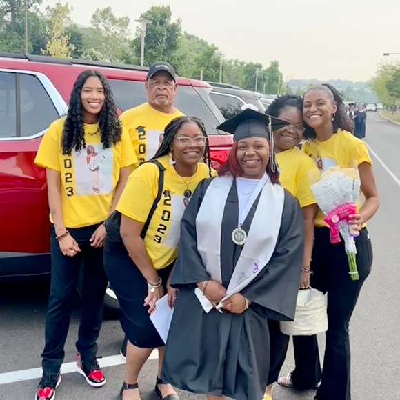 Meet your Posher, Althea - Picture 6 of 16